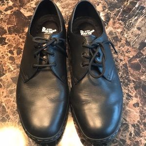 Men’s Dr. Marten’s SoftWair shoes Like New Size 11